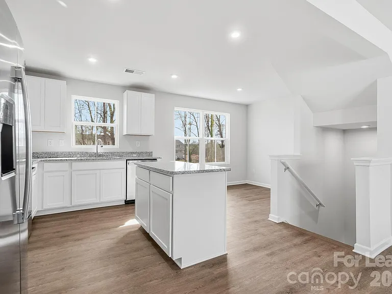 7024 Capstan Ter — Photo 15