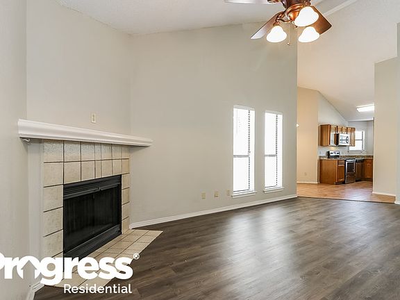 2nd image of 1017 W Hills Ter
