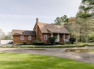 7 Plymouth St, Halifax, MA 02338