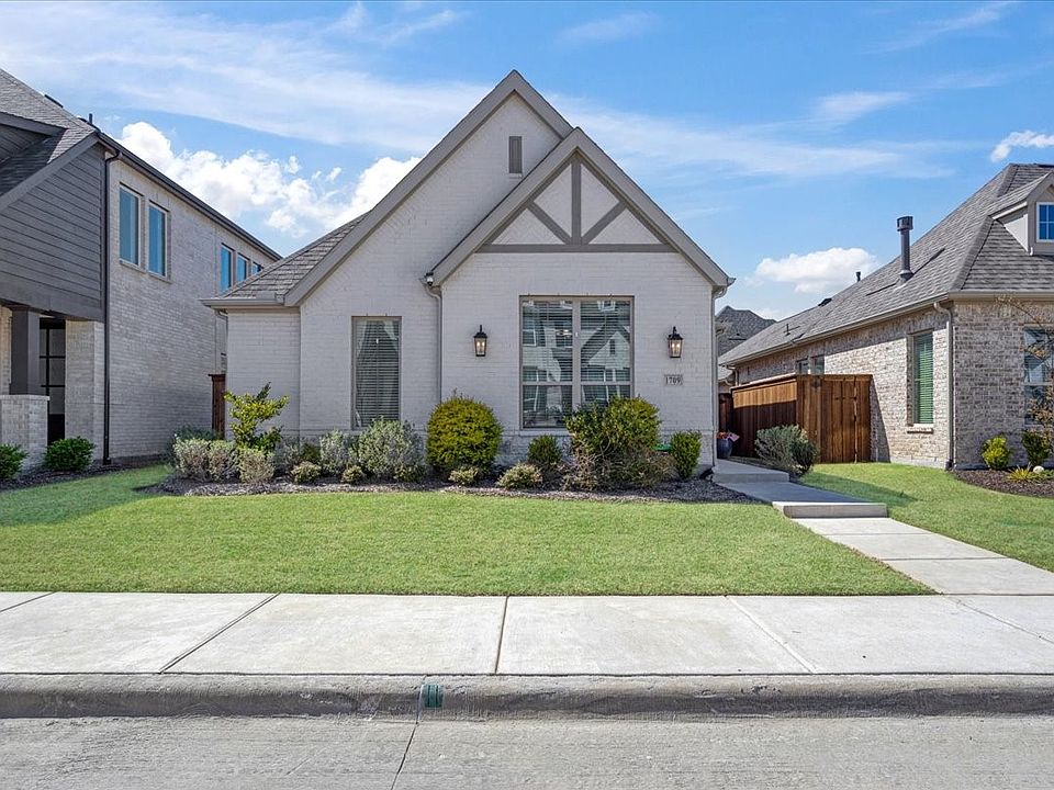1st image of 1709 Victoria Pl