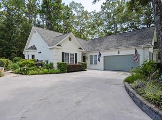 327 Dornoch Dr, Pawleys Island, SC 29585