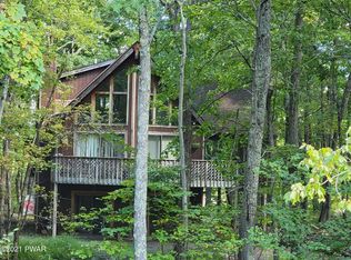 121 Canoebrook Dr, Lords Valley, PA 18428