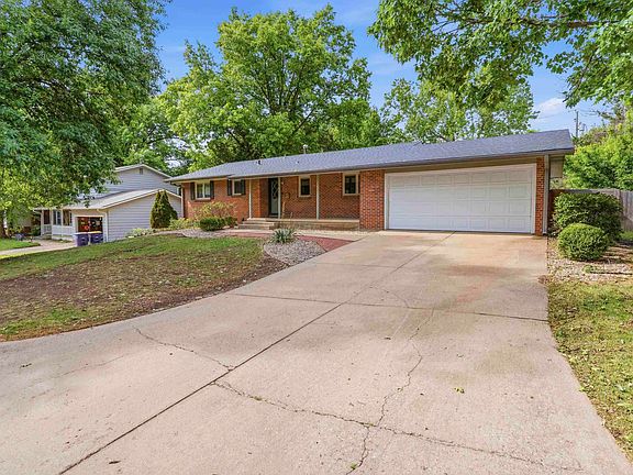 3rd image of 2824 Nevada St