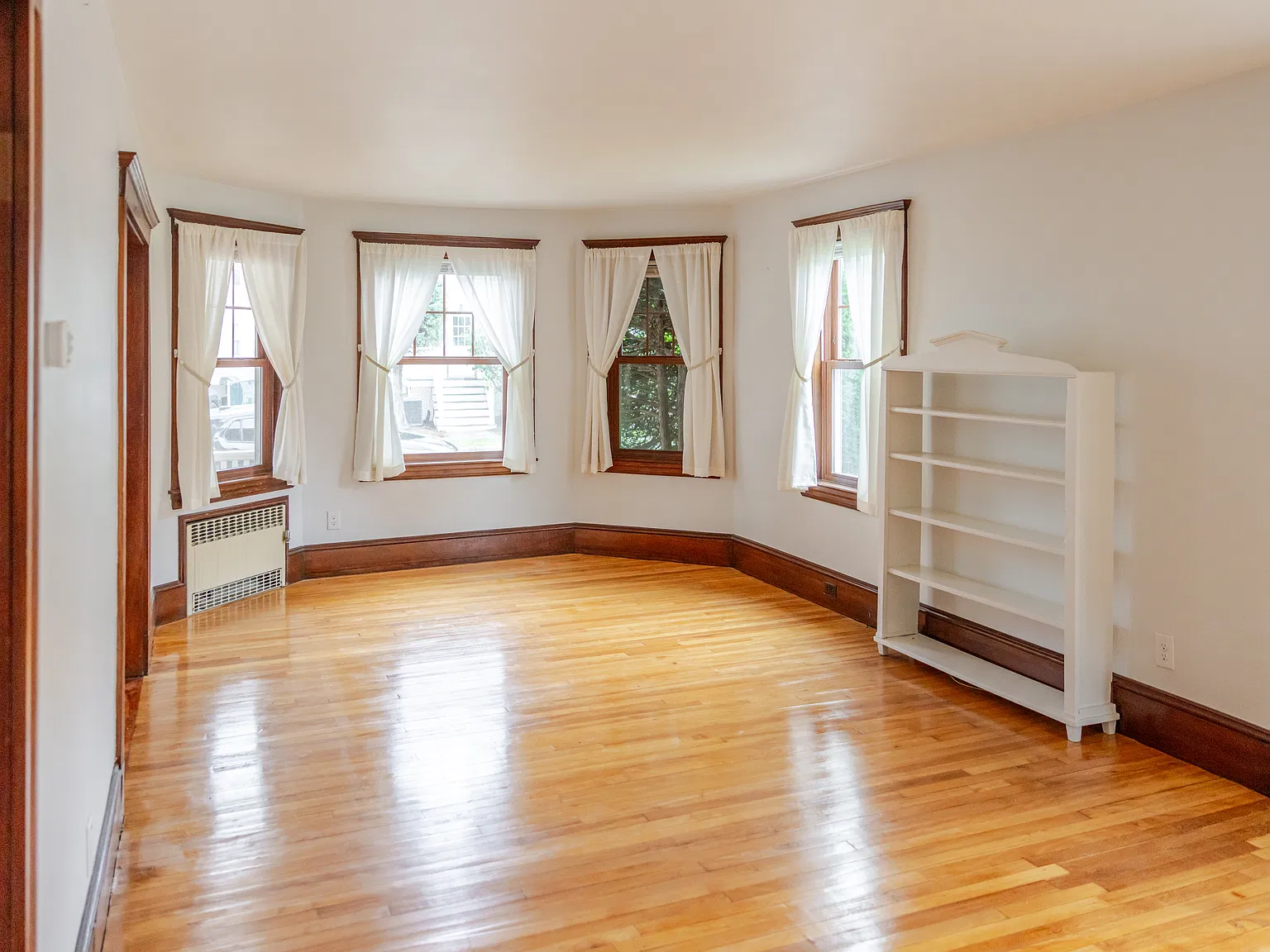 2 bed, 1210 sqft, $2,775 — Photo 4