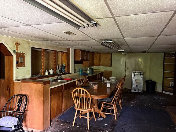 3rd image of 232 Johnston St
