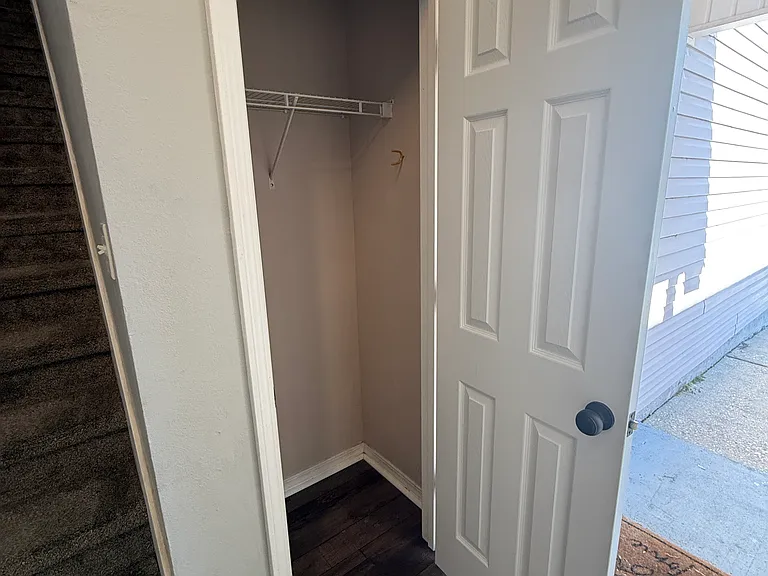 5153 Victoria Dr — Photo 6
