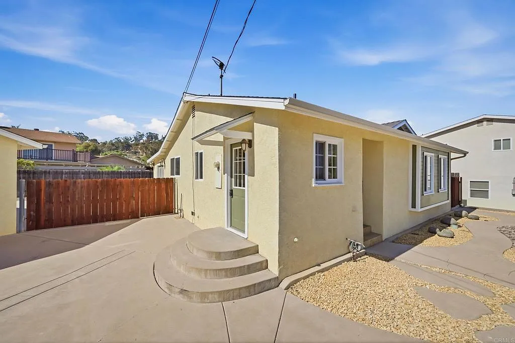 4 bed, 1558 sqft, $4,200 — Photo 4
