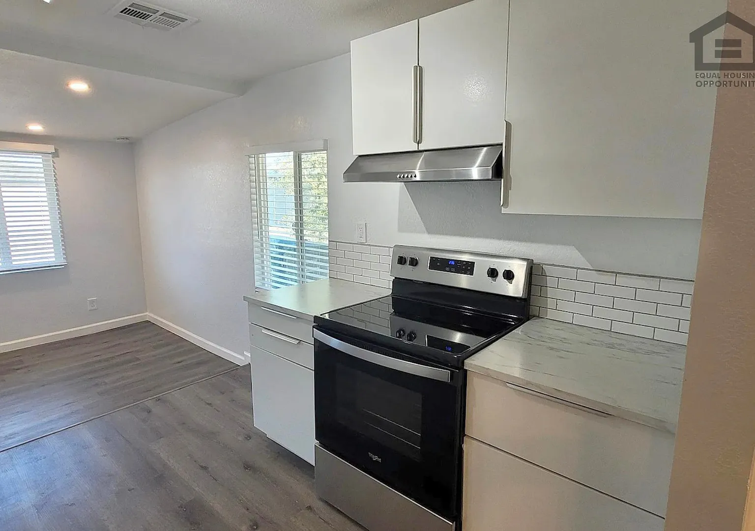 1445 E Taylor St — Photo 1