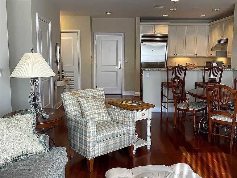 Kitchen, living room area