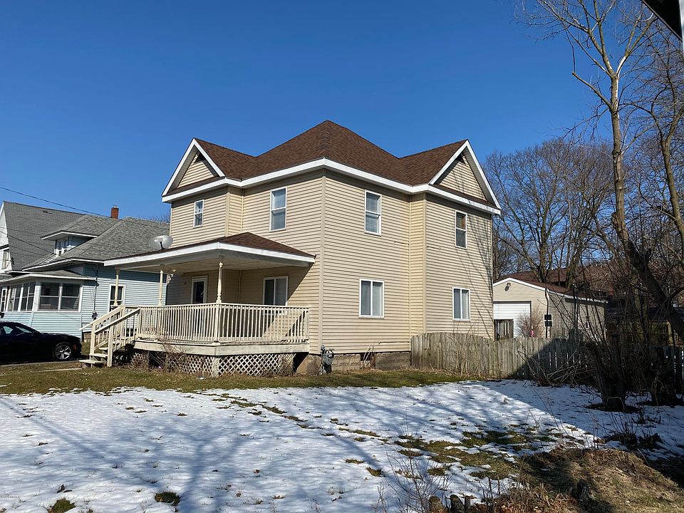 1st image of 36 Sanderson St