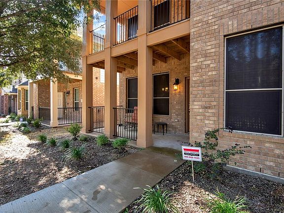4th image of 255 Haywood Cir