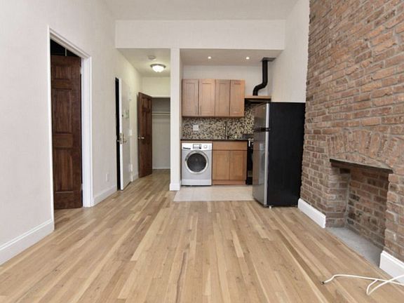3rd image of 146 W 120th St APT 2