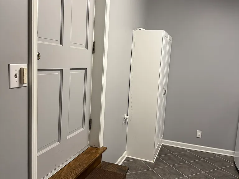 Laundry room - door to Garage