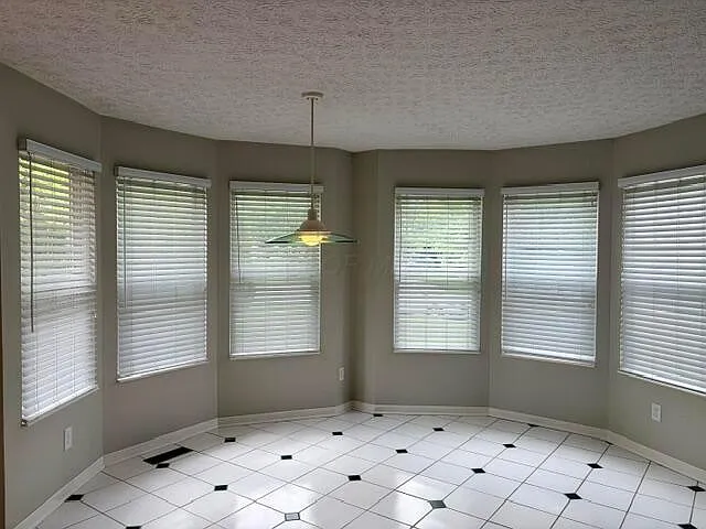 9372 Auburn Ave — Photo 10