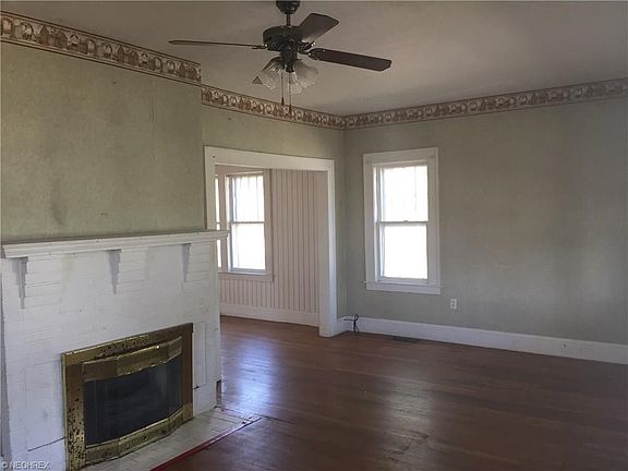 3rd image of 1629 Lee St