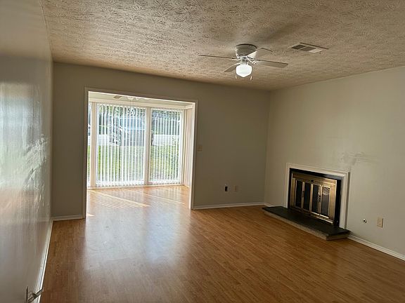 3rd image of 1803 Augusta Dr
