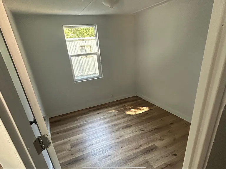1008 S River St #2 — Photo 6