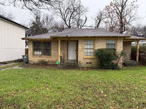 1018 E Waco Ave Photo 1