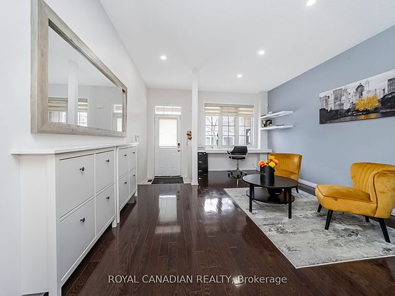 5th image of 10 Yellowknife Rd