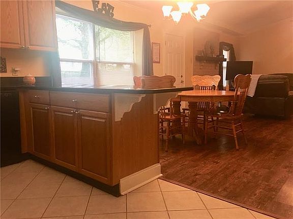3rd image of 1108 Saint Augustine Dr