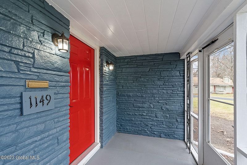 5th image of 1149 Earl Avenue