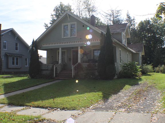 5th image of 32 S Park Dr