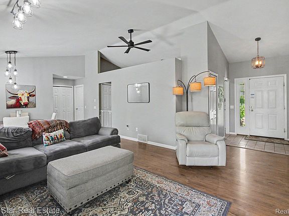 5th image of 2830 Bayberry Dr