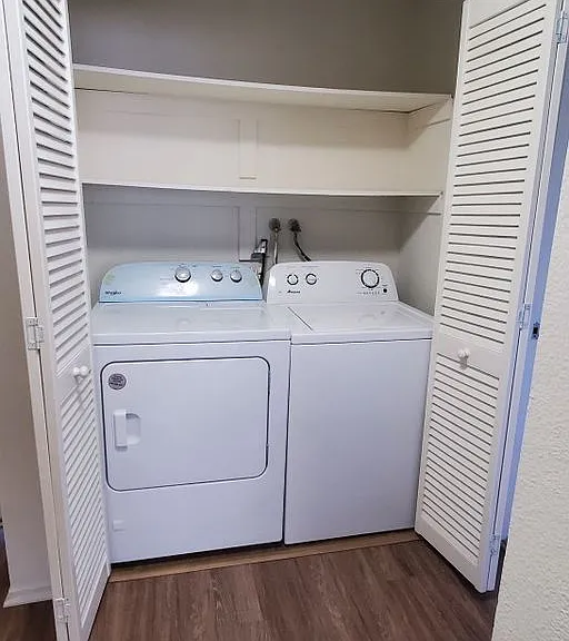 Farmdale Court Apartments — Photo 38