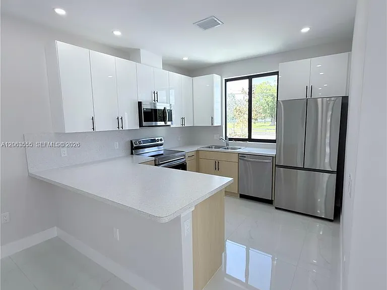 12368 SW 219th St — Photo 4