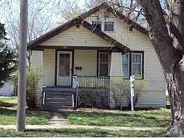 1st image of 221 S Willard St