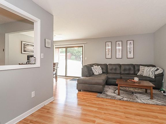 4th image of 7585 Creekwood Dr #23B