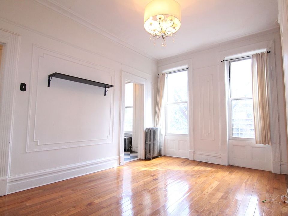 1st image of 488 Marion St #2