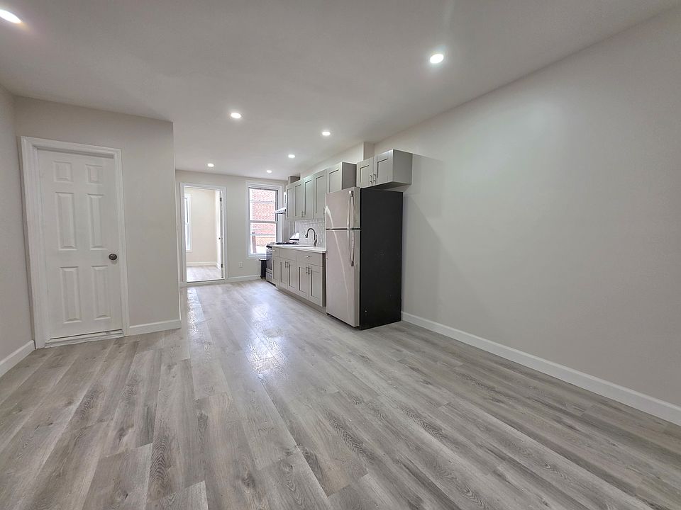 1st image of 4913 5th Ave #2R