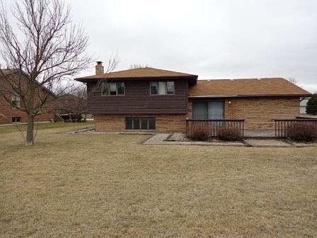 2nd image of 920 Bonnie Ln