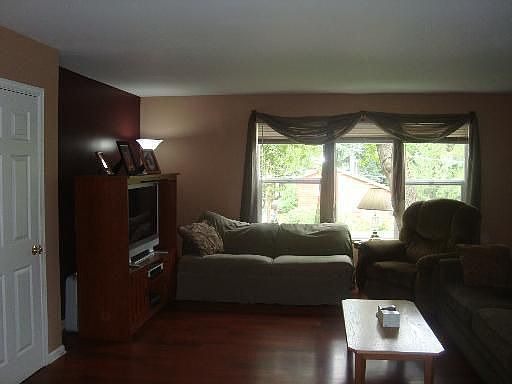 4th image of 41 Hillcrest Ave
