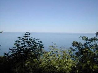 10462 N Circle Rd, Mequon, WI 53092