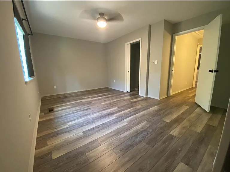 220 Elizabeth St #B7 — Photo 3