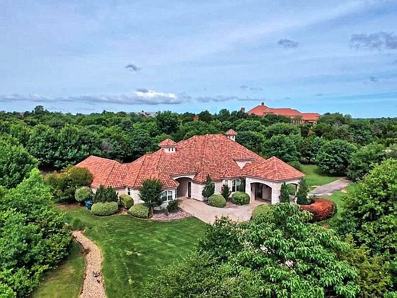 4th image of 202 Bluff Creek Ct