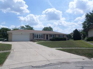 331 Elmont Ct, Schaumburg, IL 60193