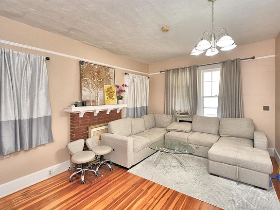 3rd image of 9 S Norton Ave