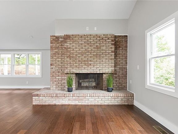 5th image of 4645 W 116th St