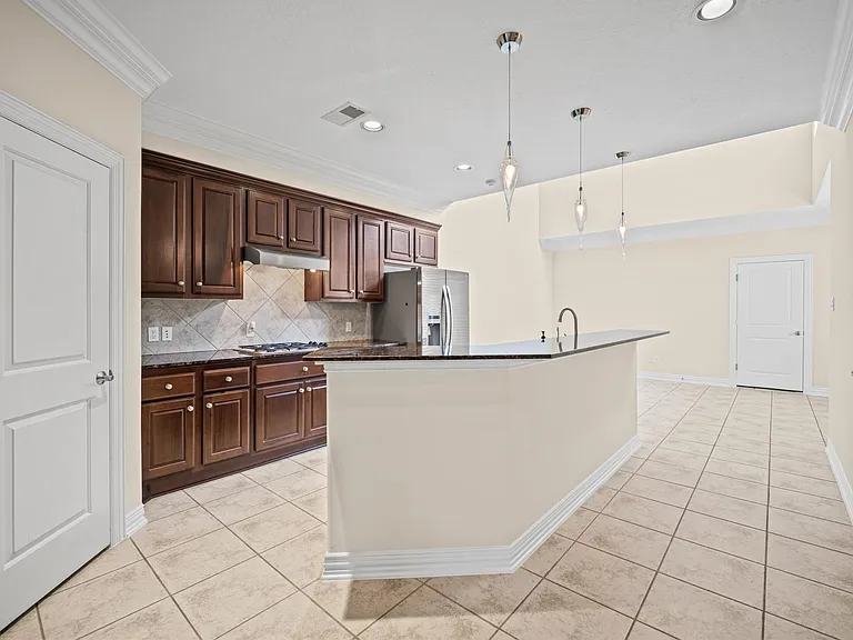 2047 Palm Forest Ln — Photo 10