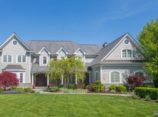 686 Charnwood Dr, Wyckoff, NJ 07481