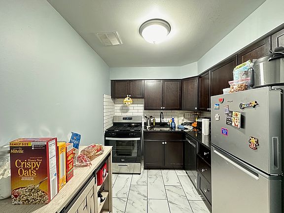 2nd image of 1515 W Morse Ave #614