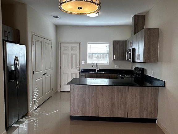5th image of 510 Peabody Ave #3