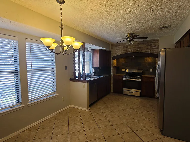 13112 Lamplight Village Ave — Photo 7