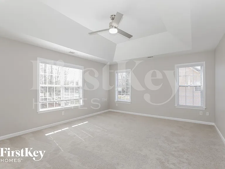 2127 Mitford Ct — Photo 7