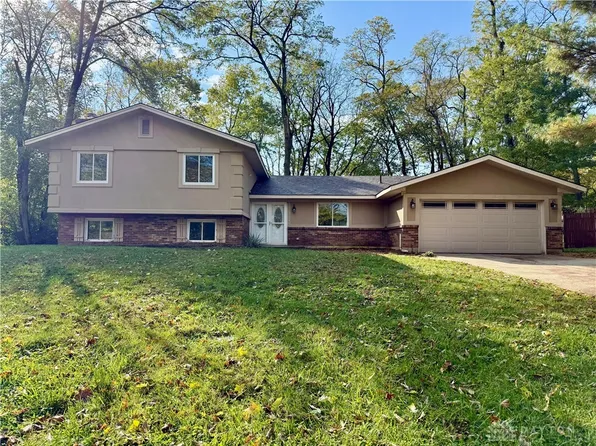 3785 Frostwood Dr, Dayton, OH 45430
