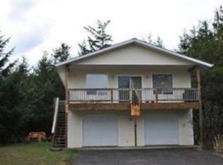 609 Woodland Loop NE, Ocean Shores, WA