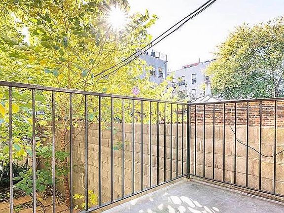 4th image of 820 Dekalb Ave #2G